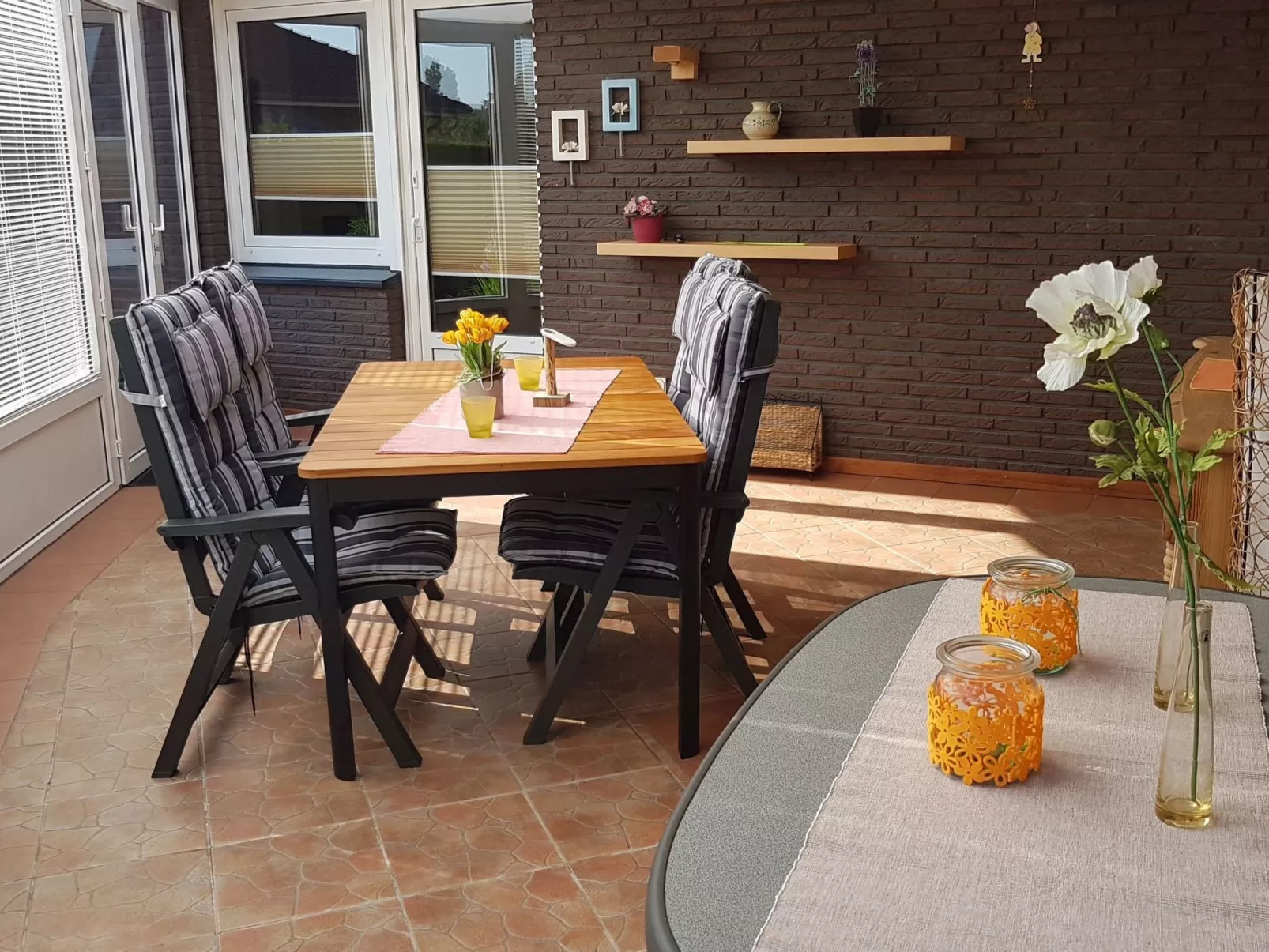 Ferienvilla mit Garten, Grill und Terrasse-Binnen