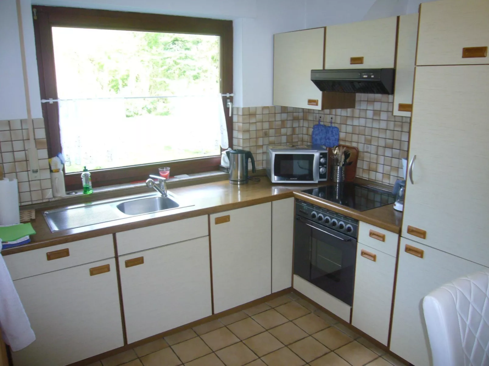 Zentrale Ferienwohnung mit Terrasse - Binnen