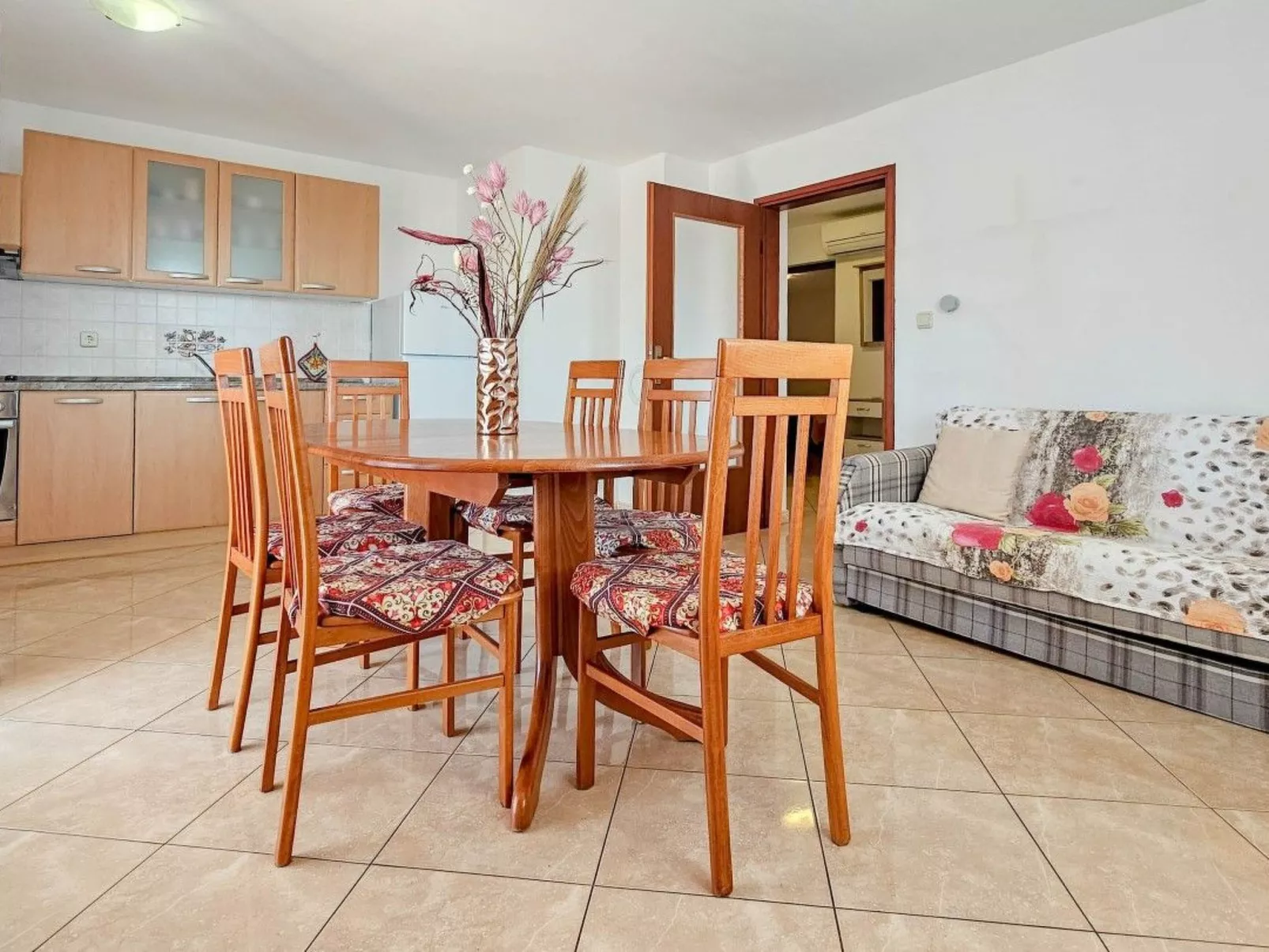 "Viola" mit Balkon-Binnen