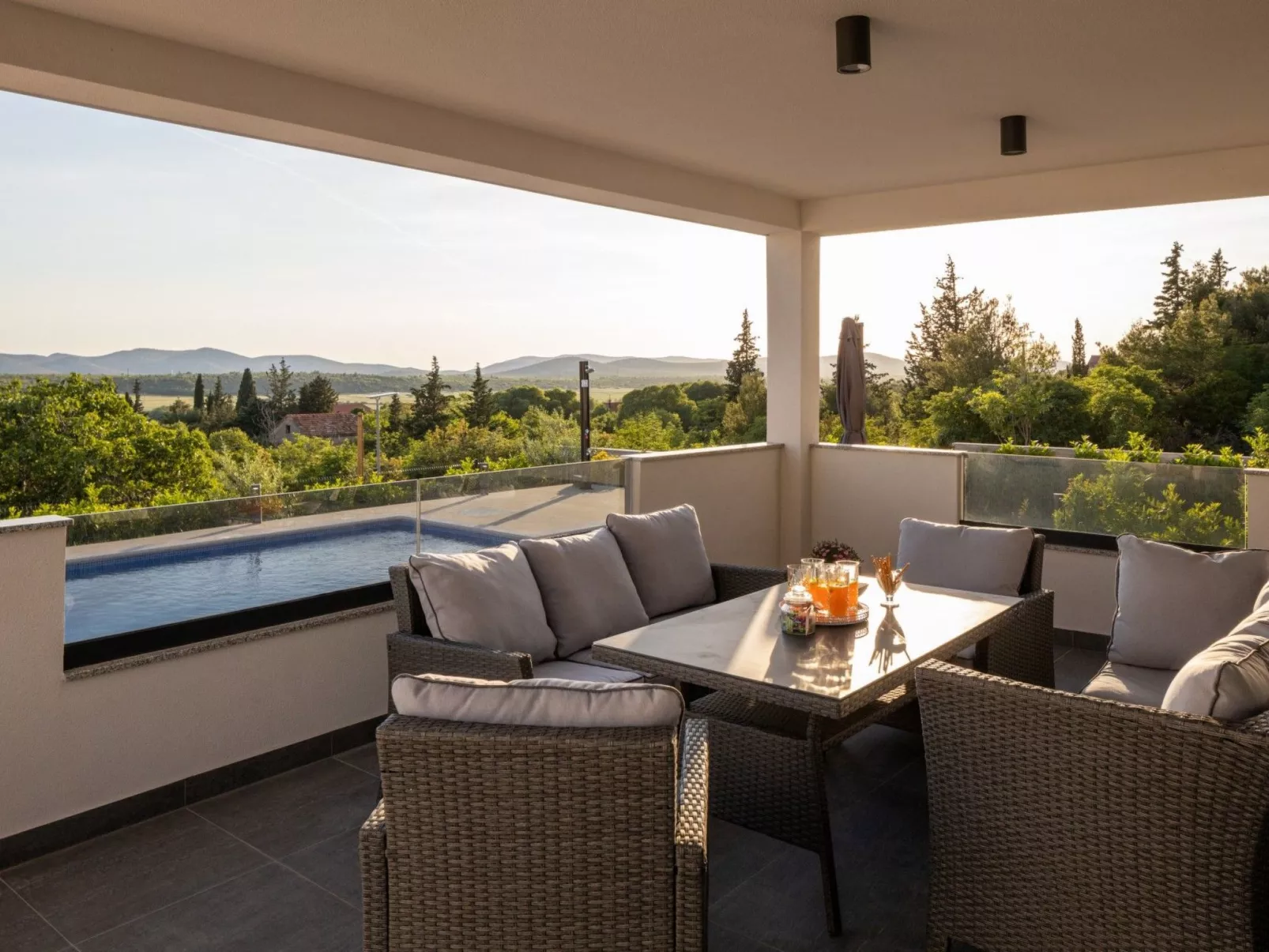 Villa Bura mit Pool und tollem Ausblick-Binnen