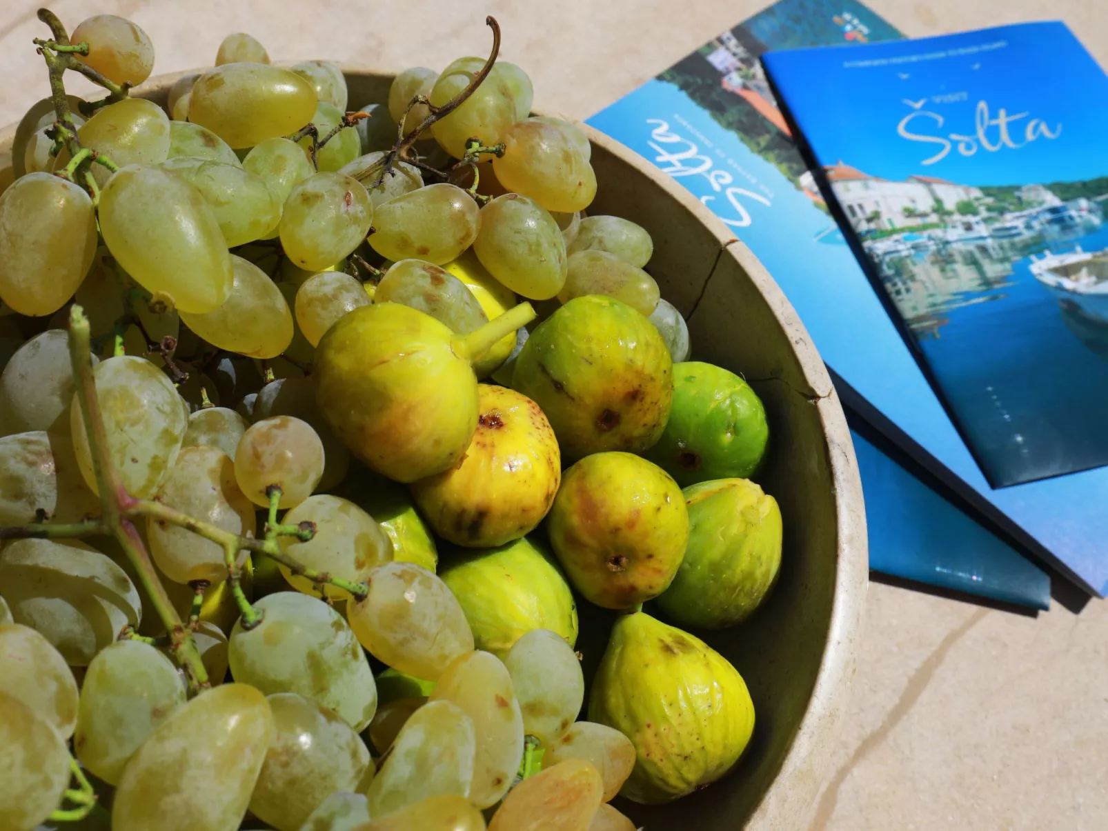 Kleines Steinhaus in einem ruhigen Ort auf der Insel Solta-Buiten