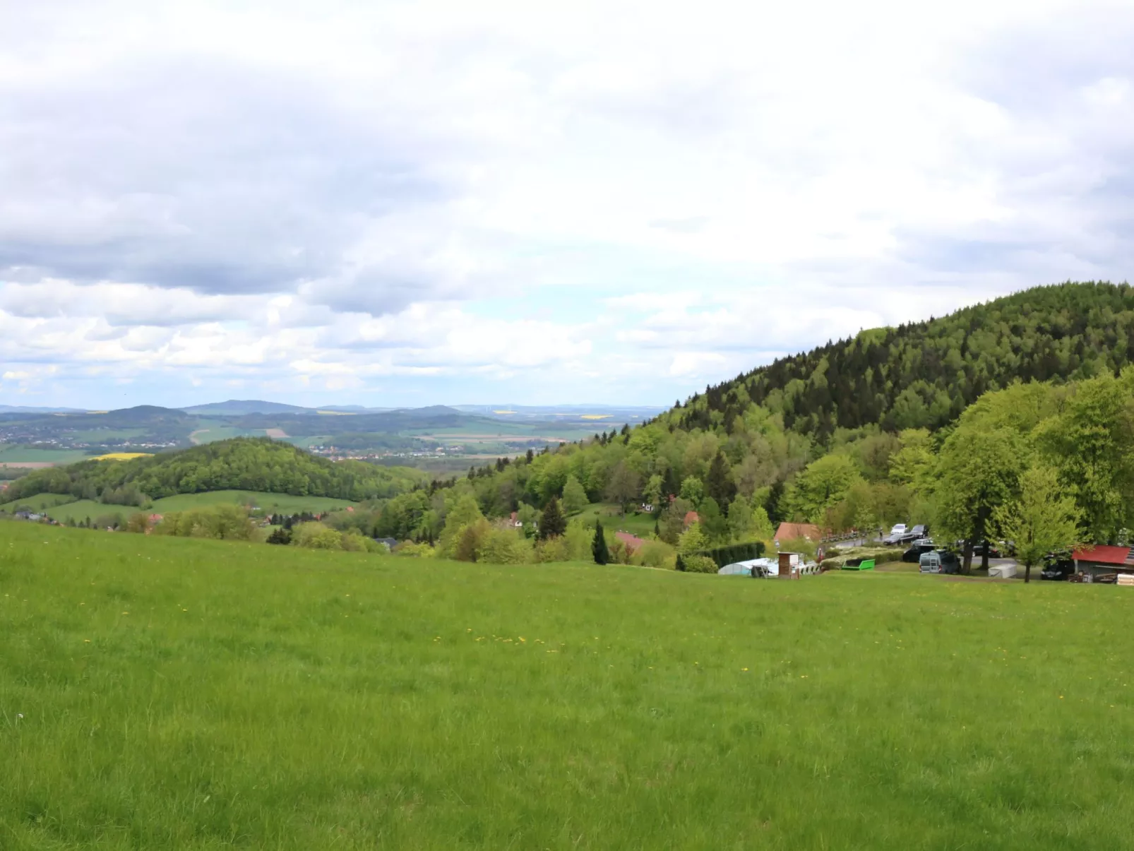 Studio-Appartement mit Bergblick-Buiten