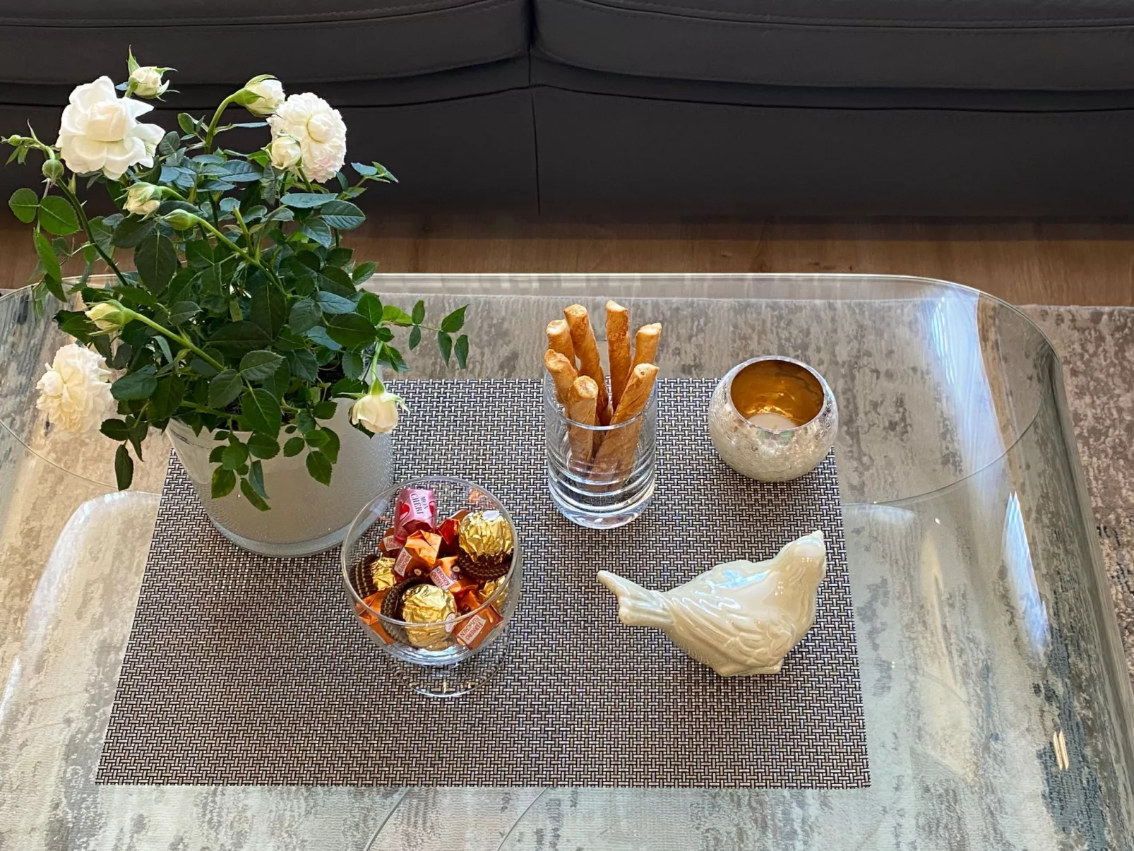 Mit Parkplatz und Terrasse-Image-tags.info