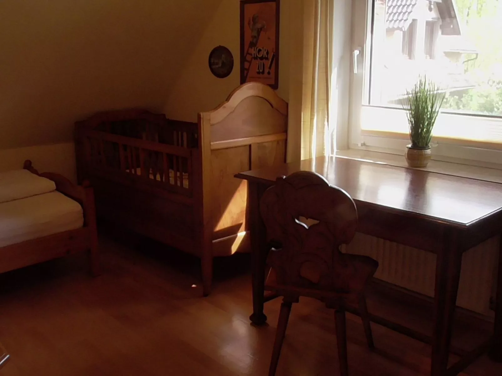 Mit überdachter Terrasse und Carport-Binnen