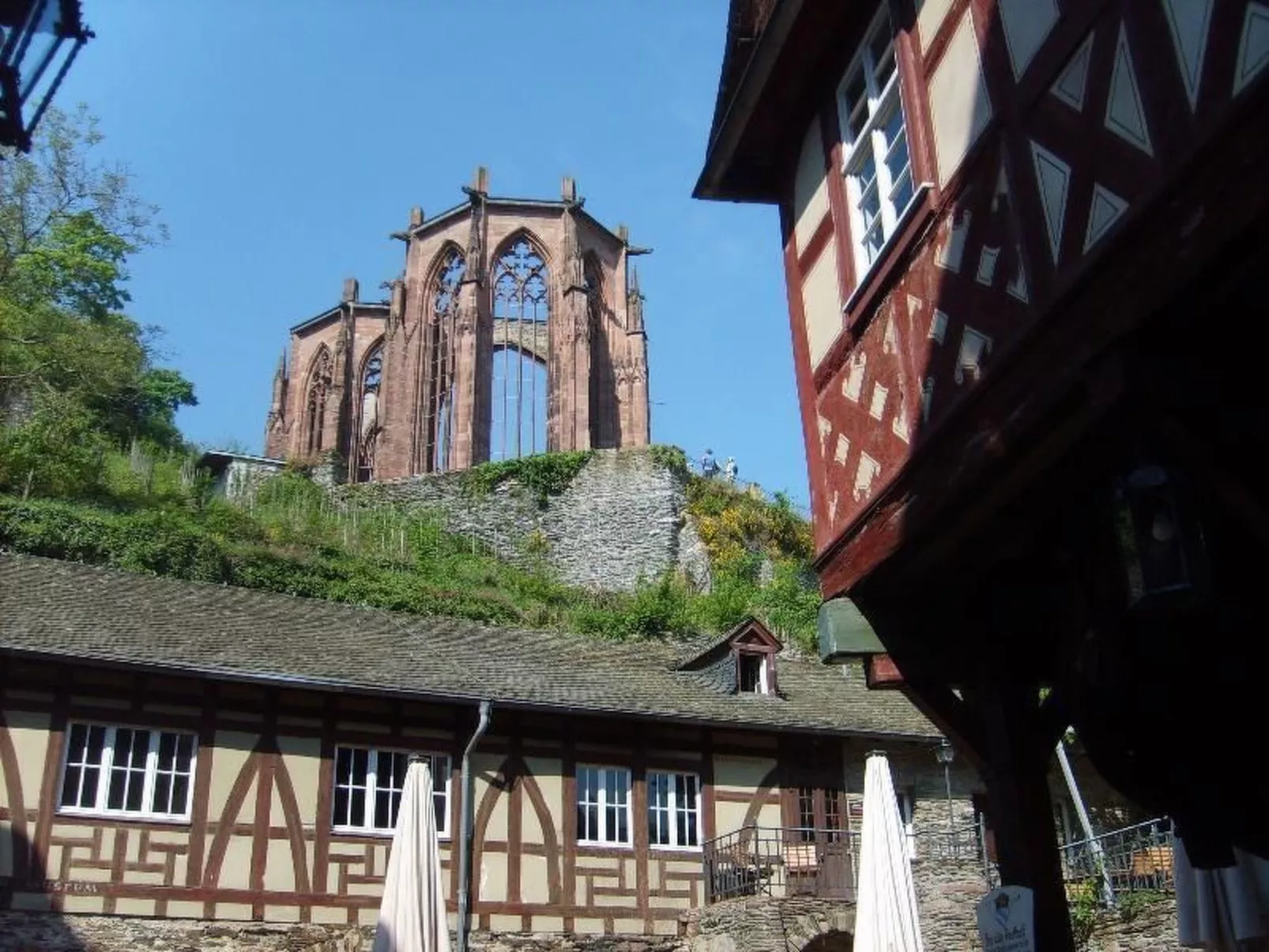Mit Balkon und Rheinblick-Buiten