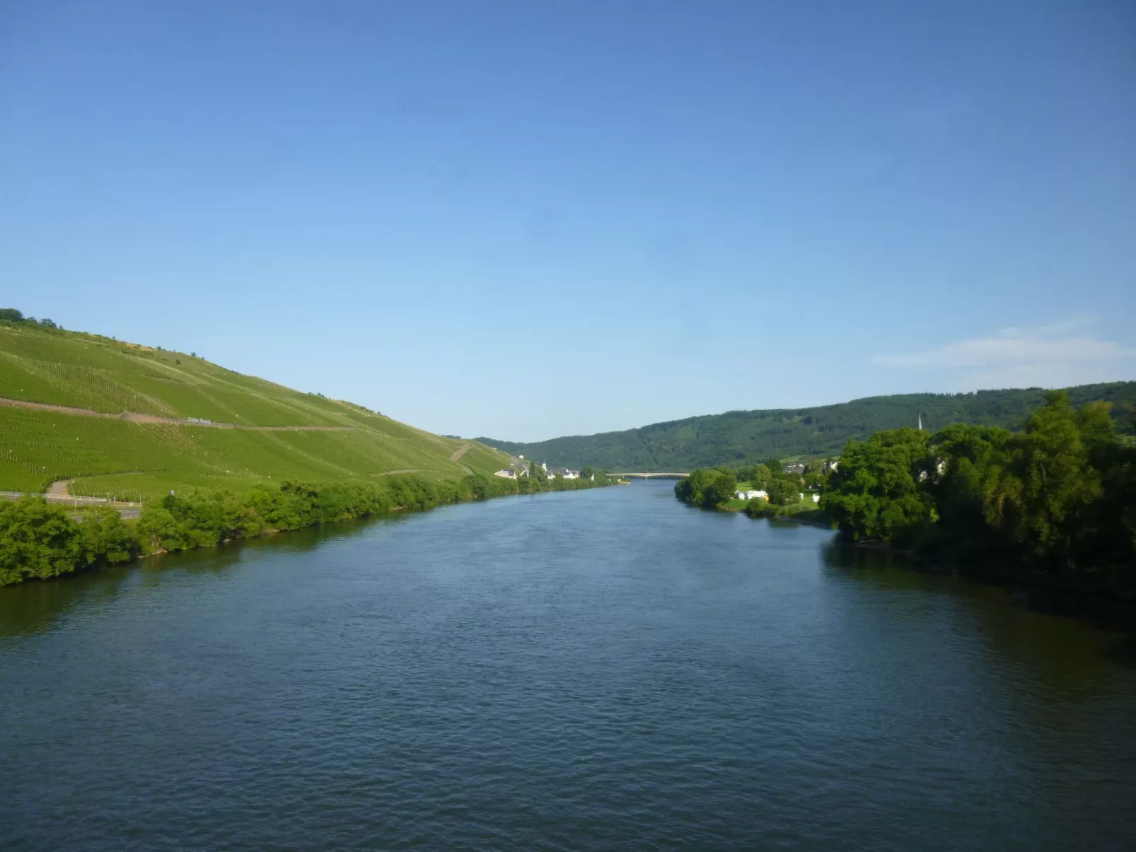 Moselschiefer-Traumferienwohnung am Moselufer-Buiten