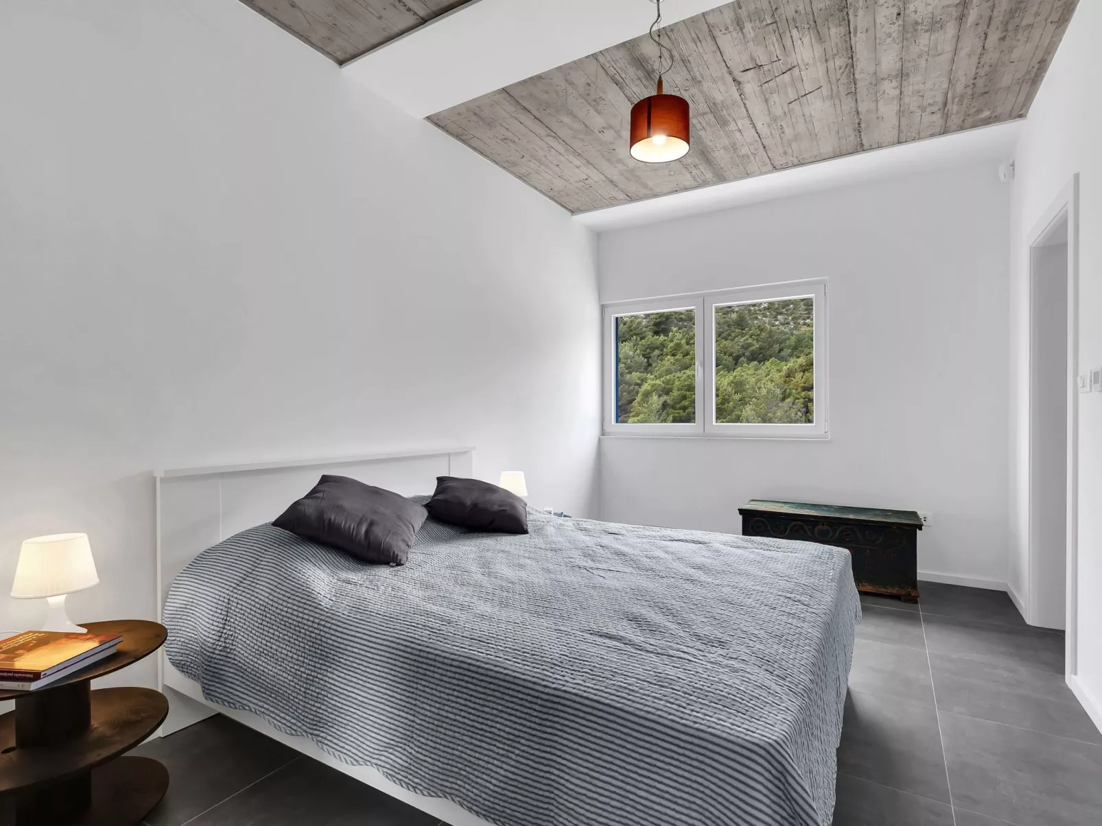 Modernes Ferienhaus in Zaostrog mit Beheiztem Pool-Binnen