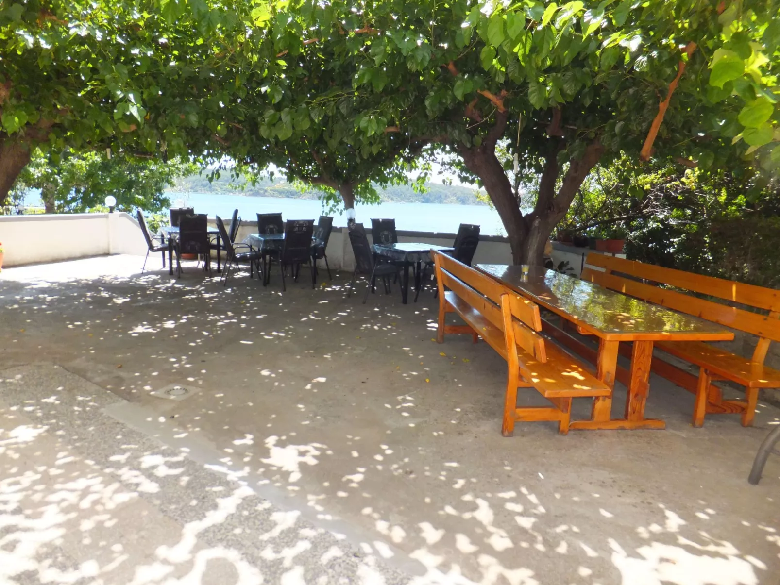 Appartement 6 - mit einer großen Terrasse-Buiten