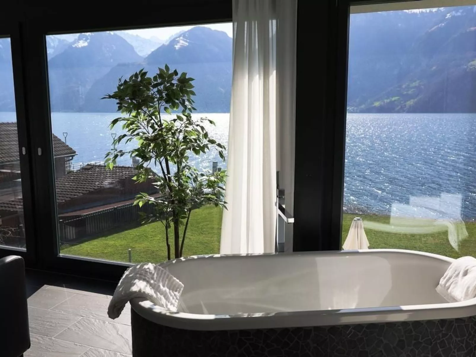 Villa am See 1 / Beach House-Buiten