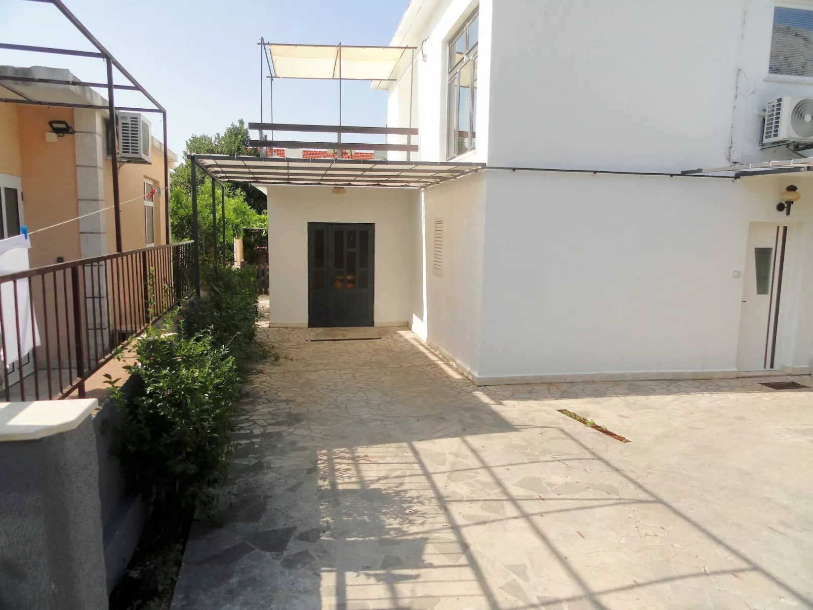 Karmen auf zwei Ebenen mit Garten-Buiten