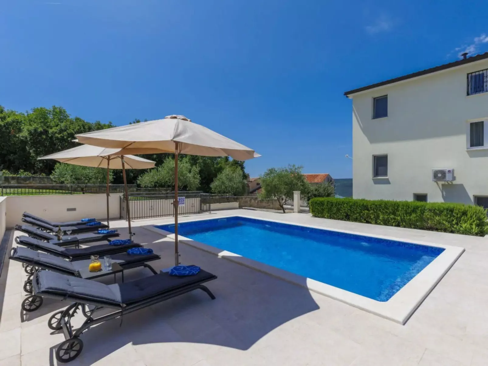 Schöne Villa Camellia mit privatem Pool-Image-tags.info