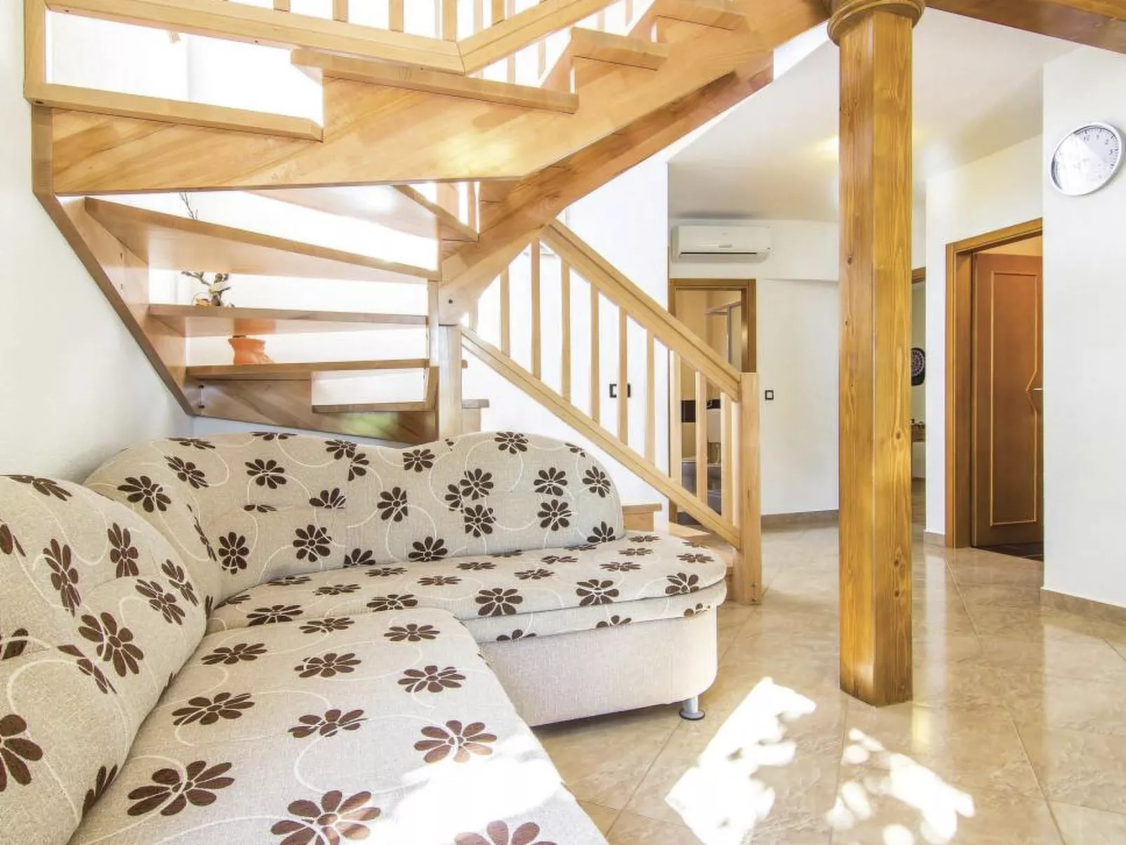 Haus Valmonida-Binnen