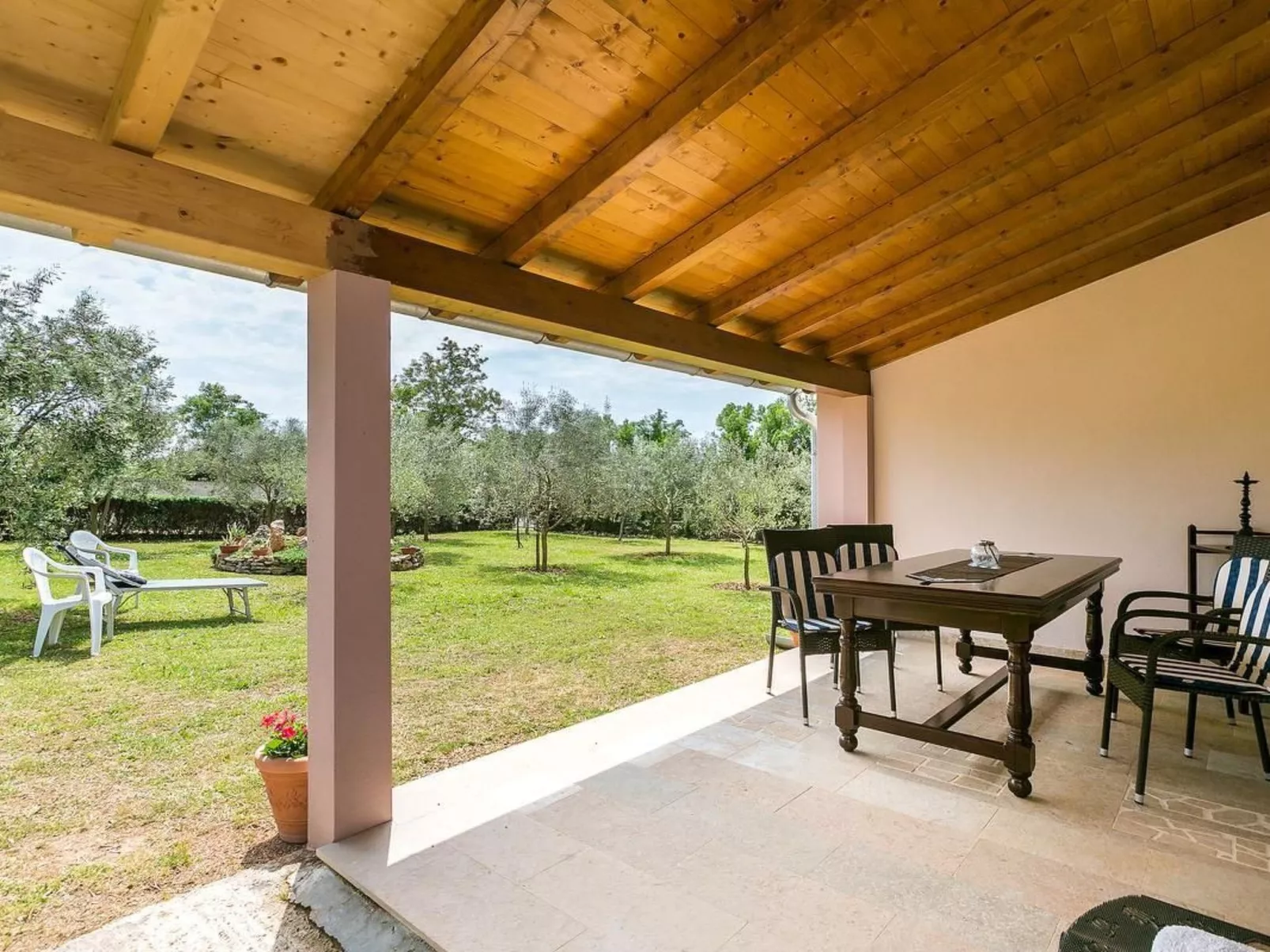 Für 4 Personen ca. 66 m&sup2; in Ližnjan, Istrien (Medulin und Umgebung)-Buiten