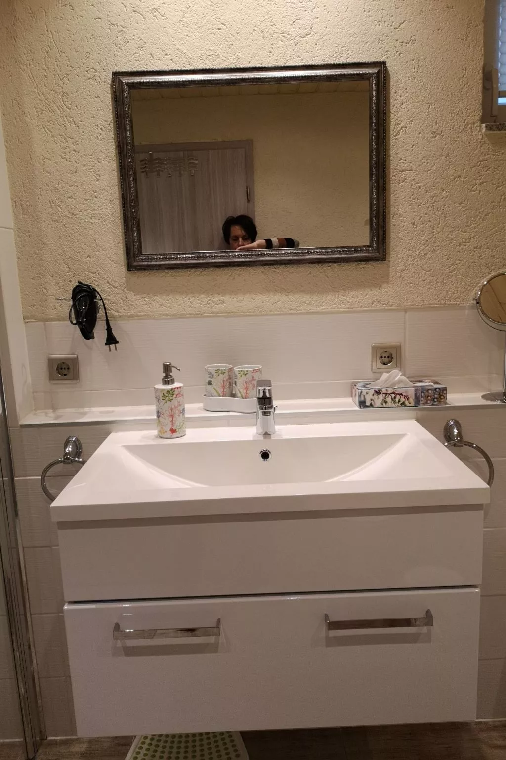 "Sonne & Mond"-Binnen