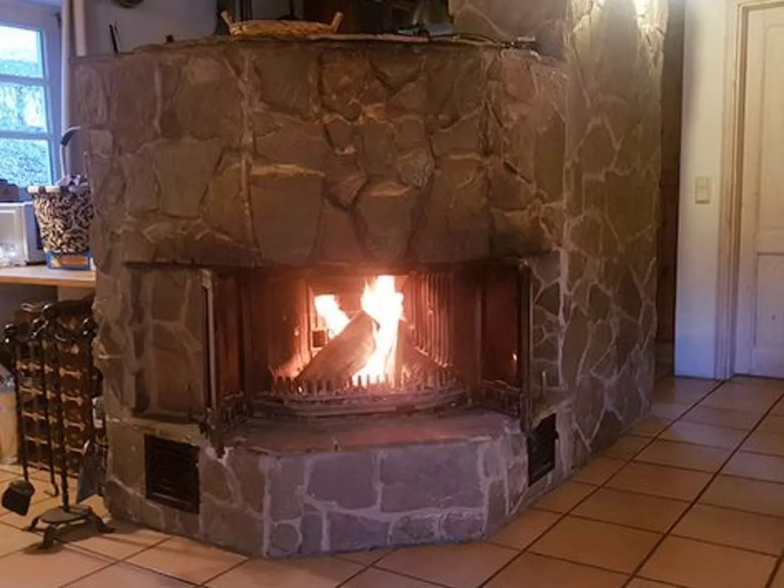 Fachwerkhaus mit Garten, Grill und Terrasse-Binnen