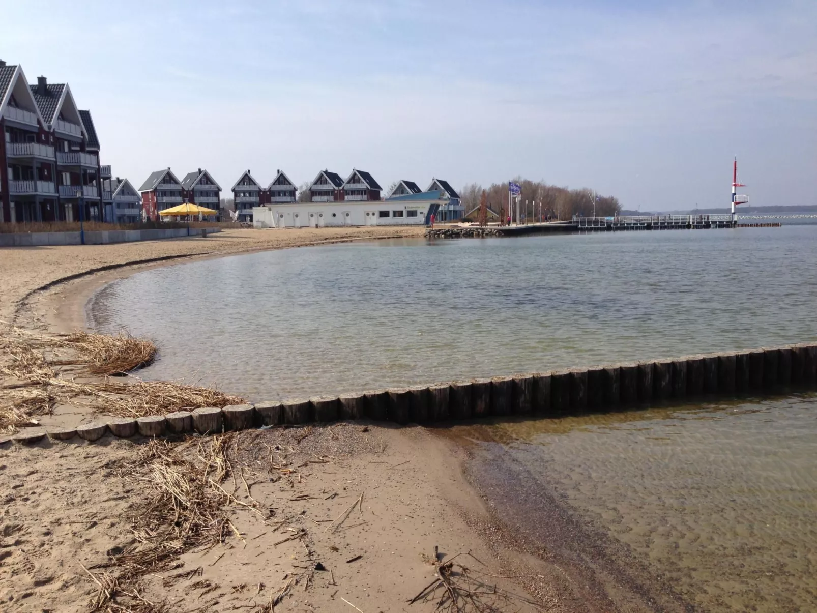 Am Wasser mit Terrasse und Kaminofen-Image-tags.info