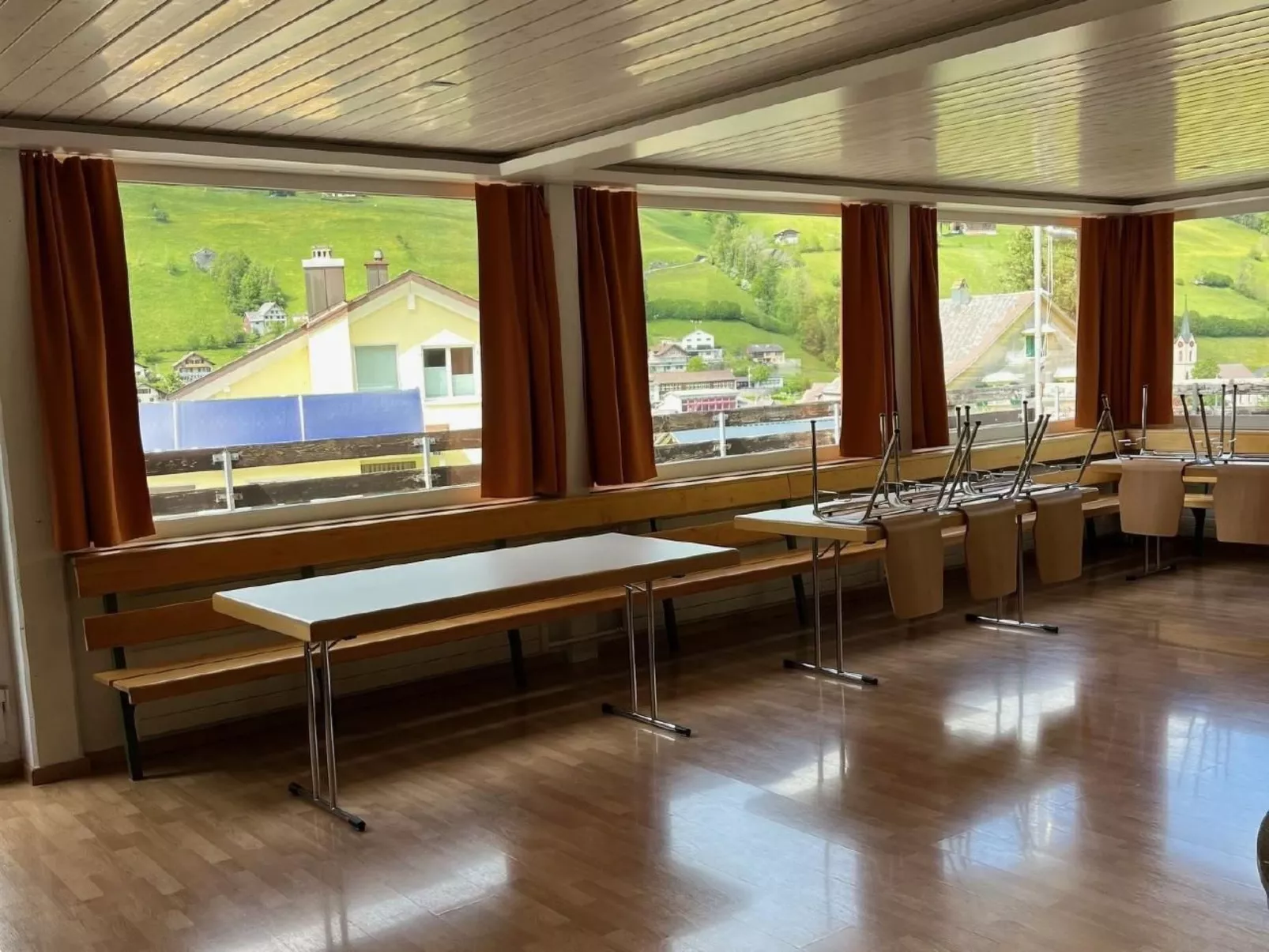 Ski- und Gruppenhaus-Binnen