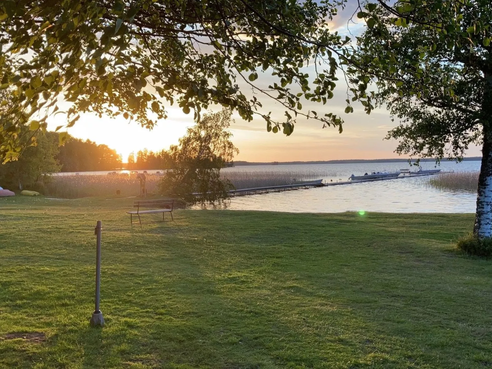 In Tibro mit Kleinem Garten-Buiten