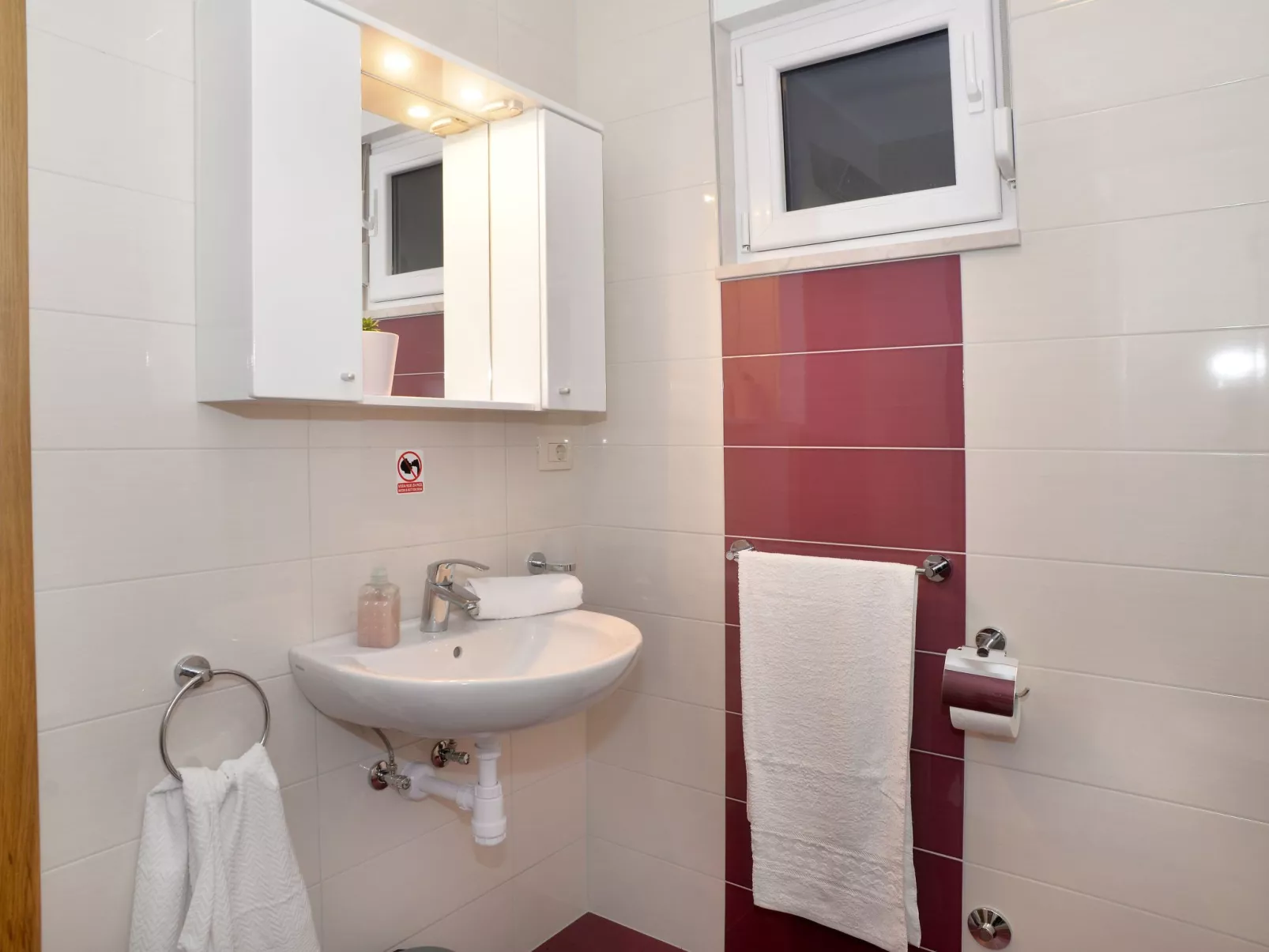 In Kastel Sucurac mit Parkplatz-Binnen