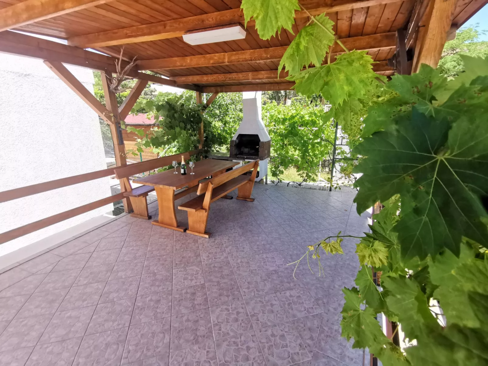 Wohnung 70m vom Strand entfernt, mit AC und WiFi-Buiten