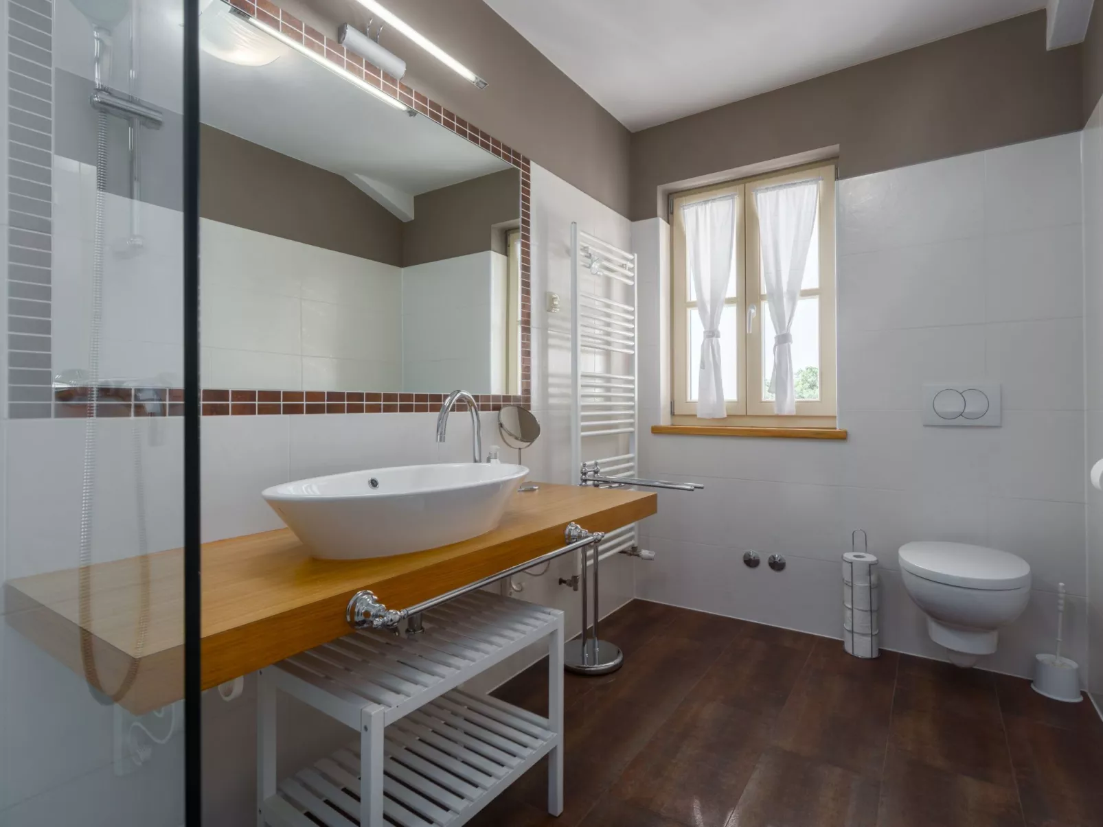 Villa mit Pool, Garten und Sommerküche-Binnen