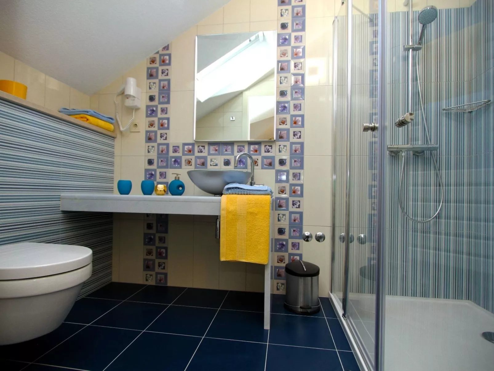 In Bol mit privatem Parkplatz-Binnen