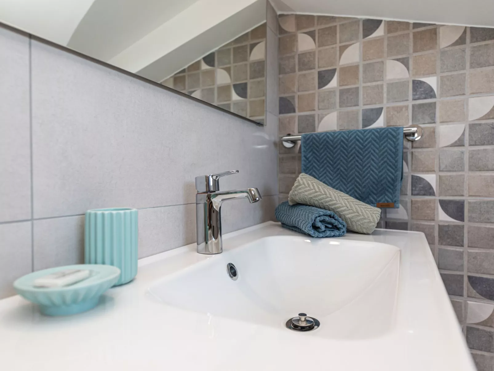 App mit Meerblick und Pool für 2-4 Personen-Binnen