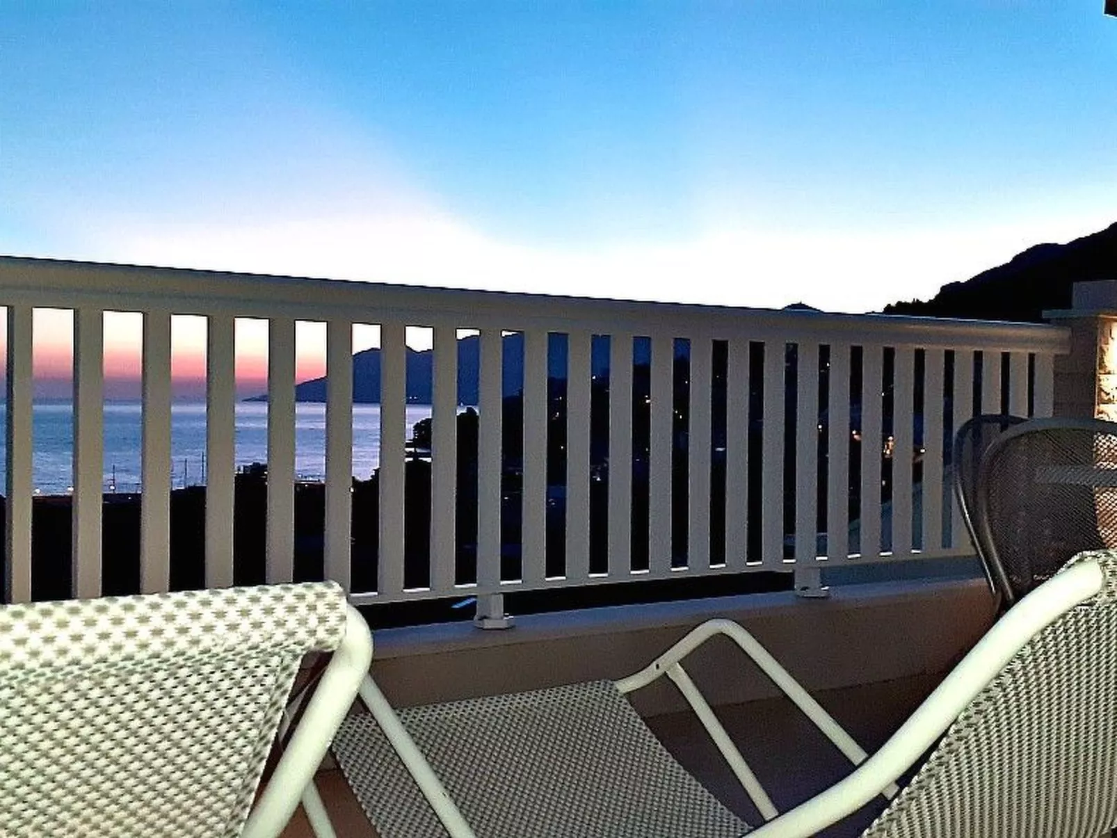 Schöne Ferienwohnung in Baska Voda mit Terrasse-Buiten