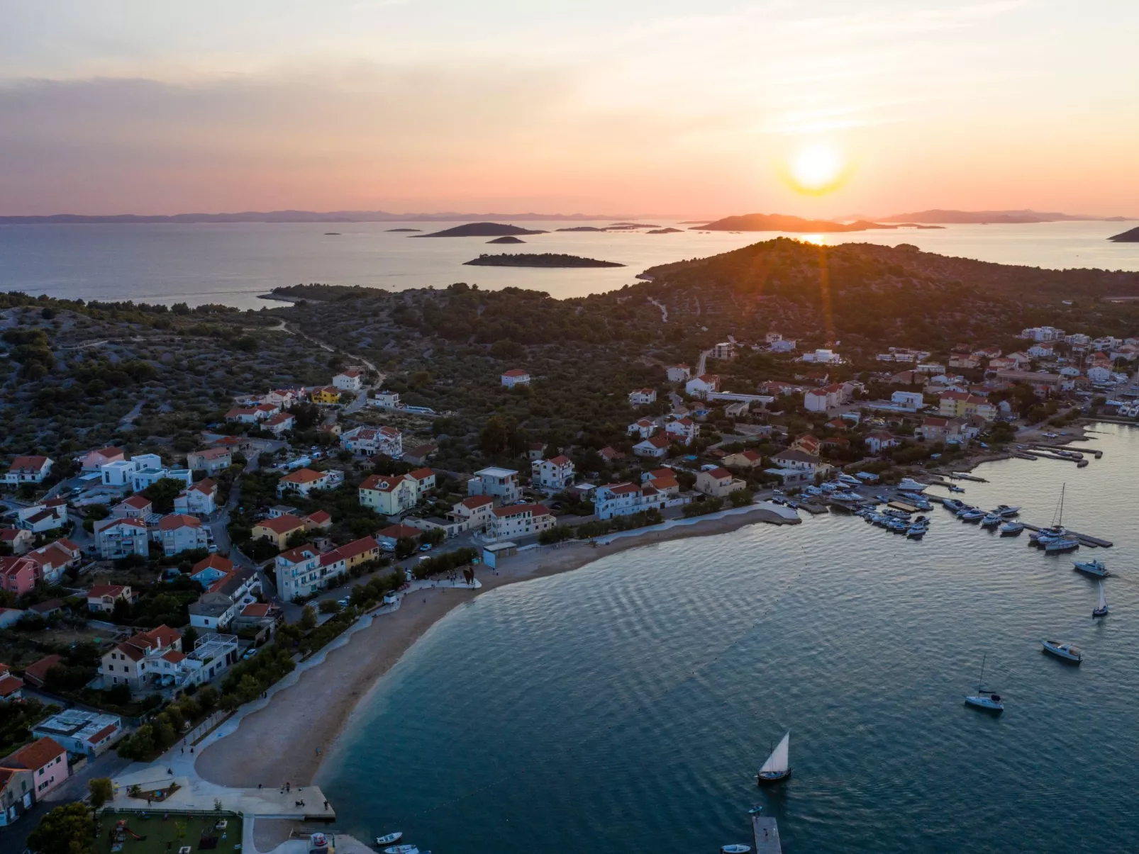 Wohnung mit Garten, Grill und Terrasse-Buiten