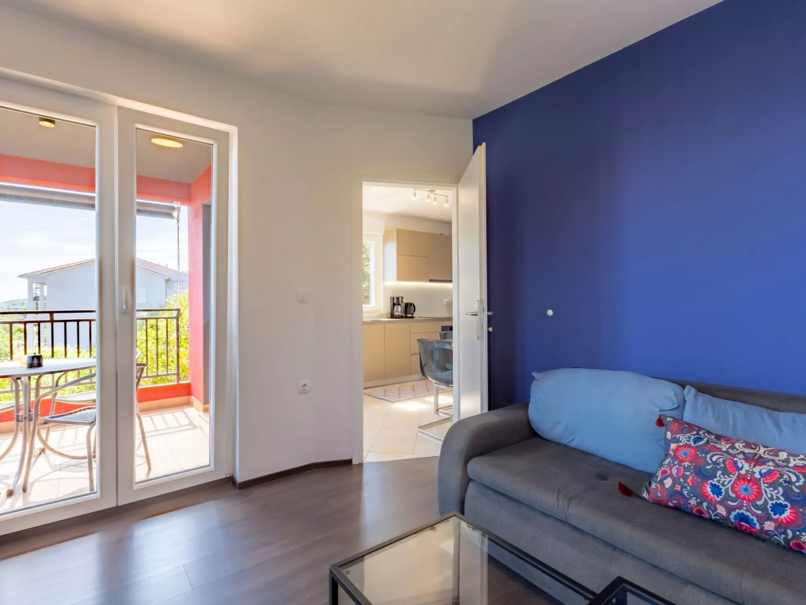 Red House Apartments-Image-tags.info