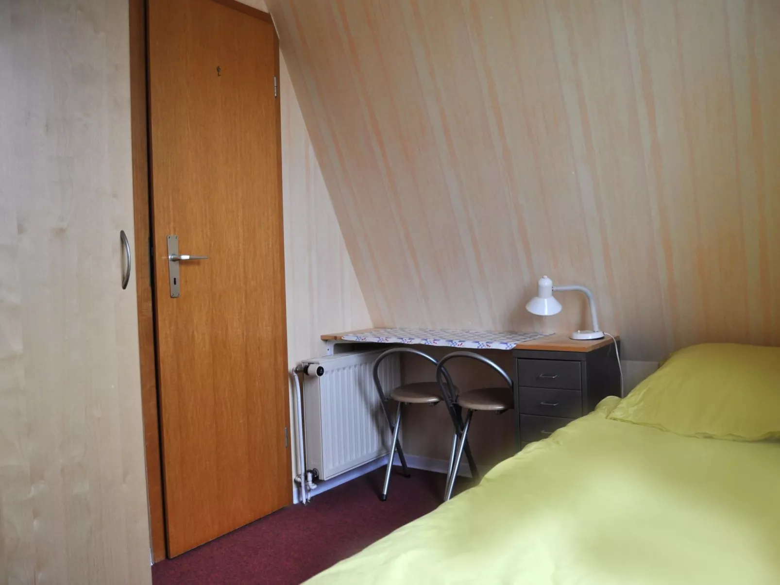 Sonniges Ferienhaus hinter dem Deich-Binnen