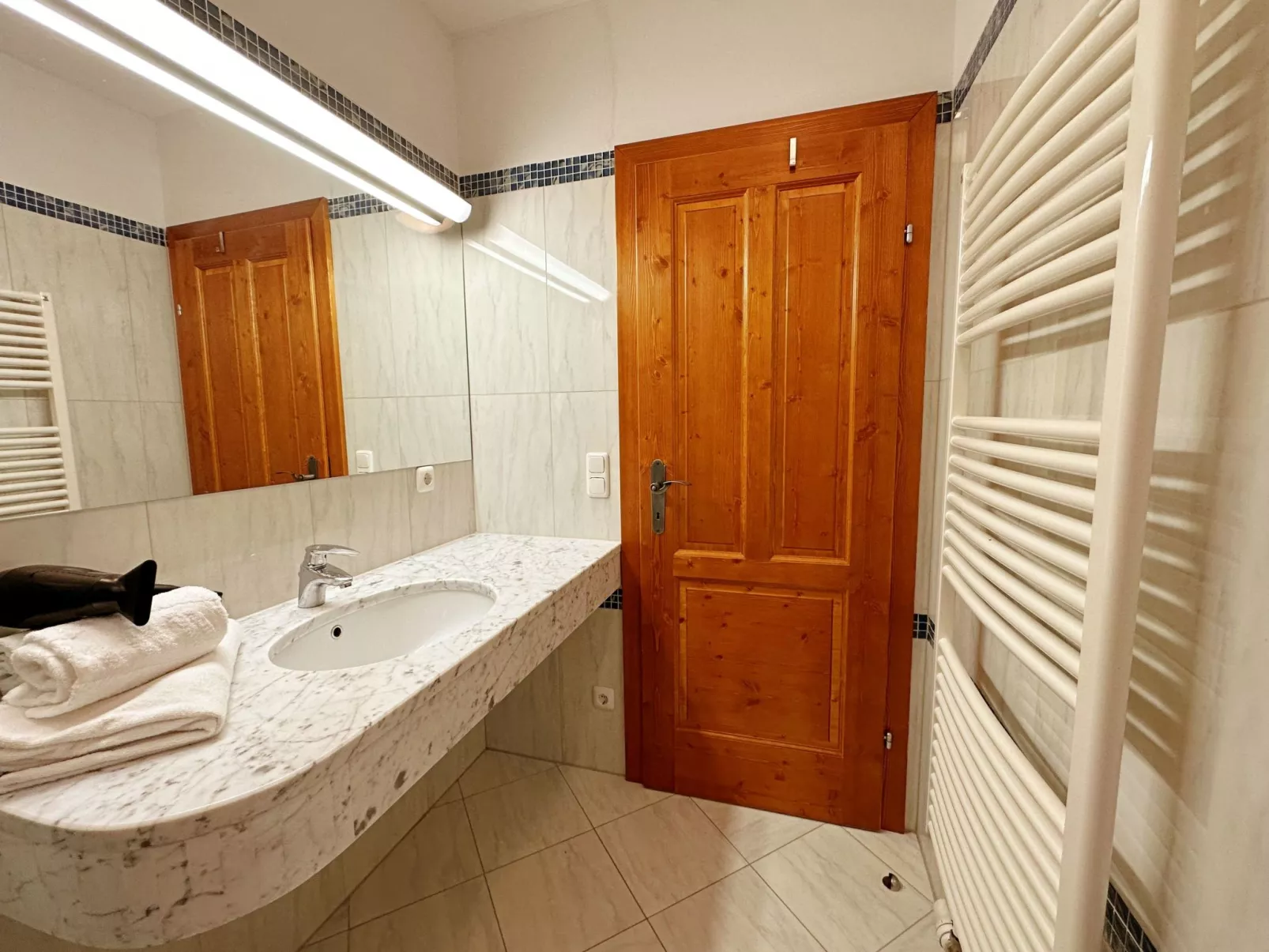 Wasserfal top 2-Binnen