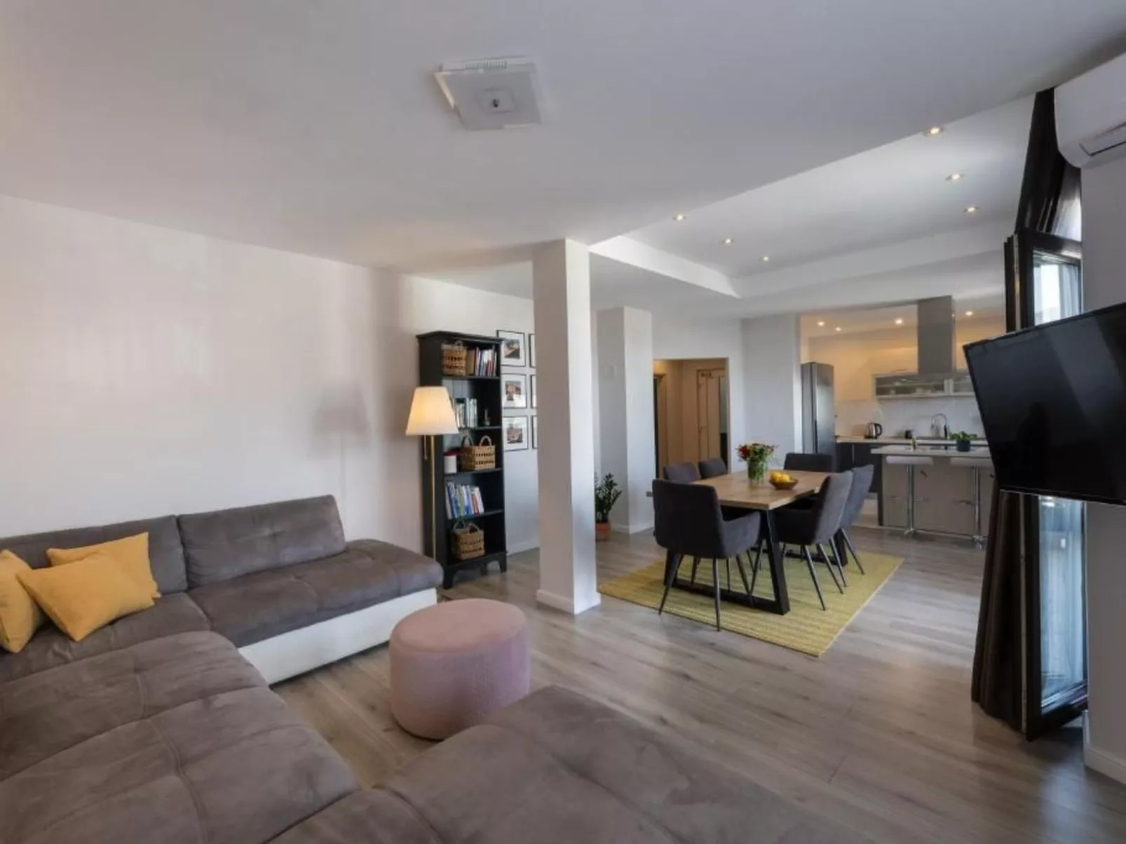 "Florami" mit Dachterrasse-Binnen