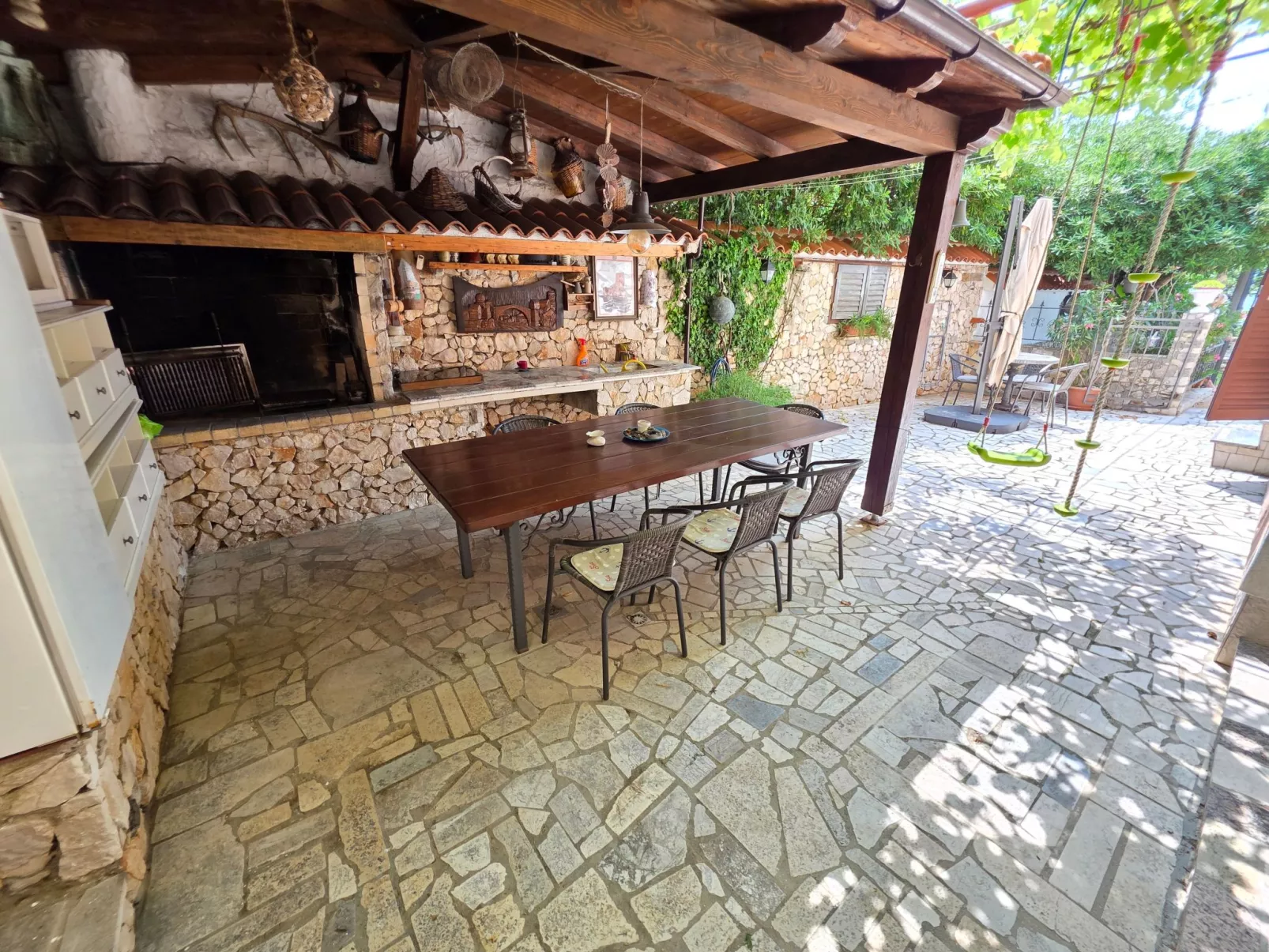 Wohnung mit Terrasse - Gemeinschaftspool-Buiten