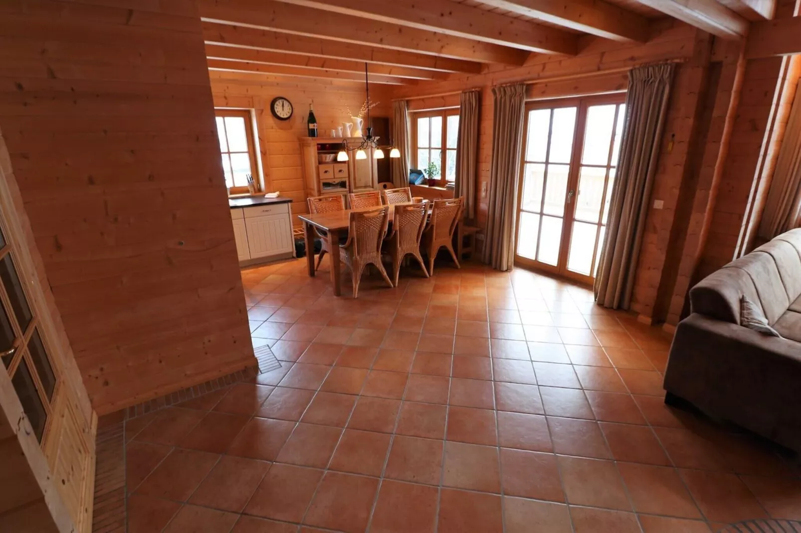Luxus Blockhaus A-Eetkamer