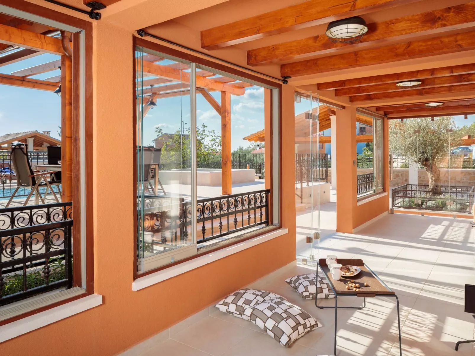 Die Höfe der Villa Ivan-Buiten