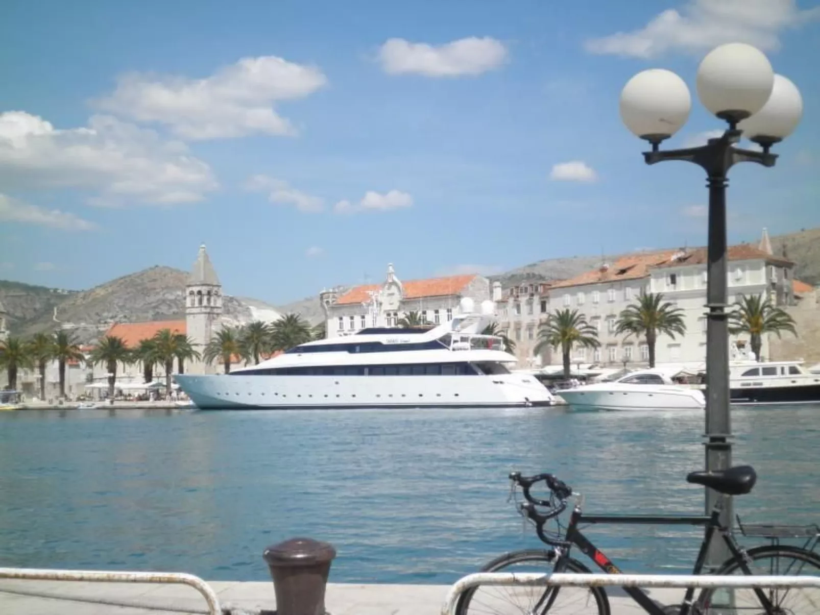 Für vier Personen, mit einem Balkon-Image-tags.info