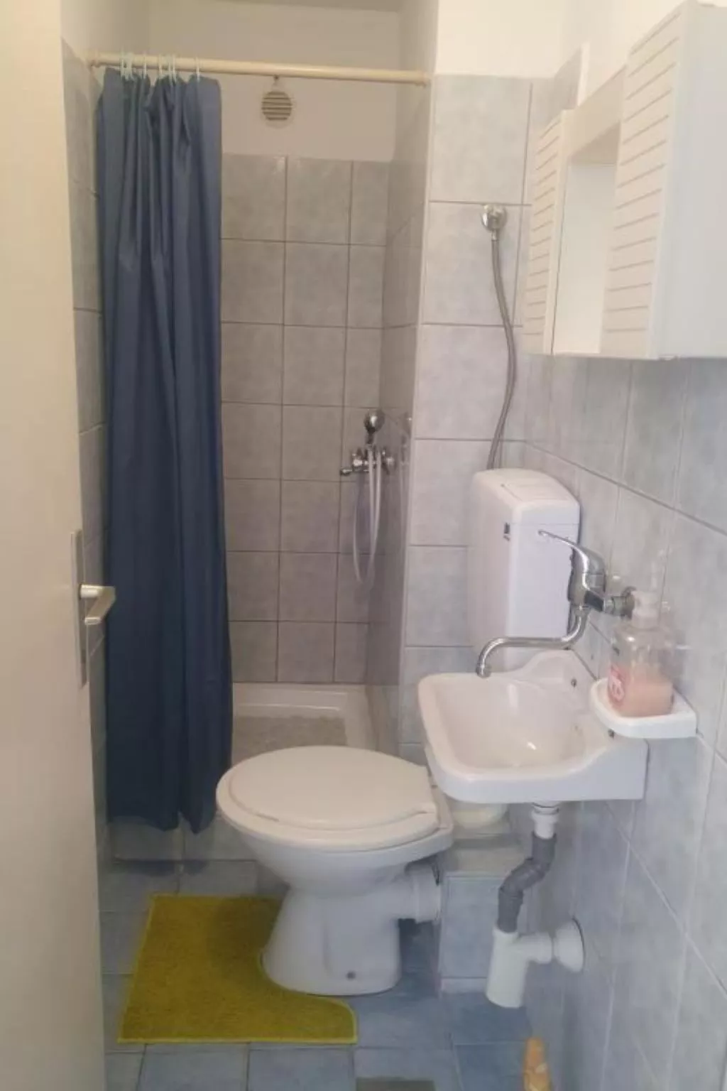 "Nikica" mit Blick auf das Meer-Binnen