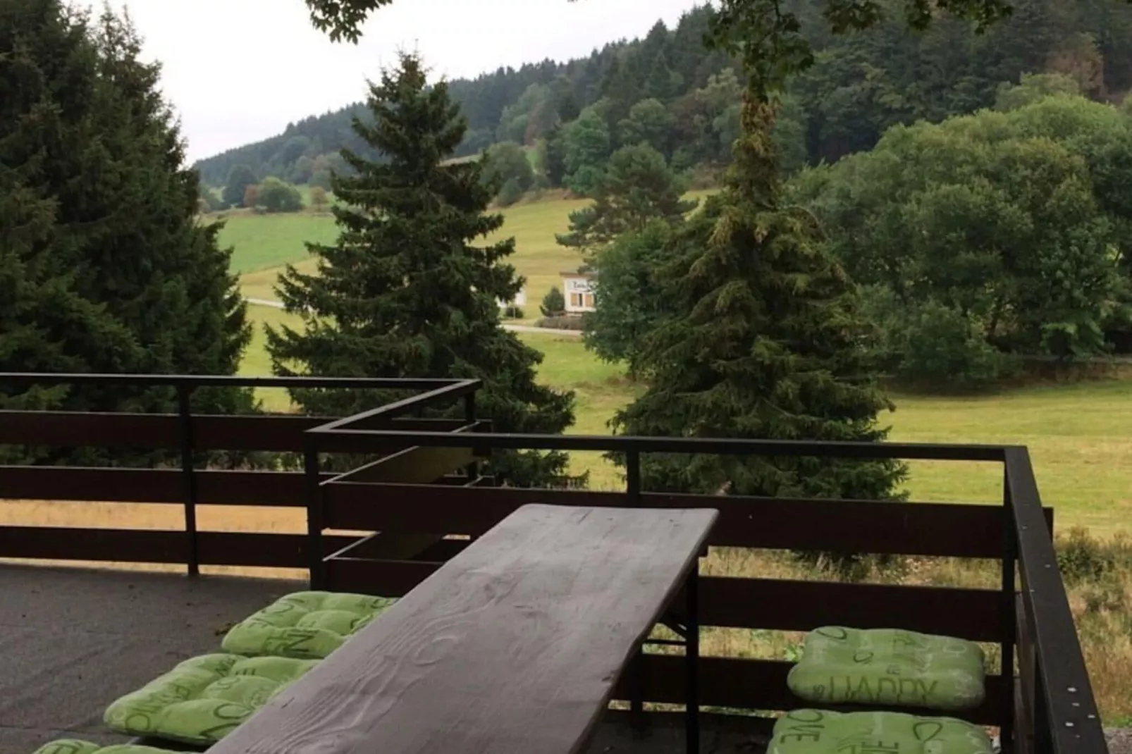 Naturhaus-Uitzicht zomer