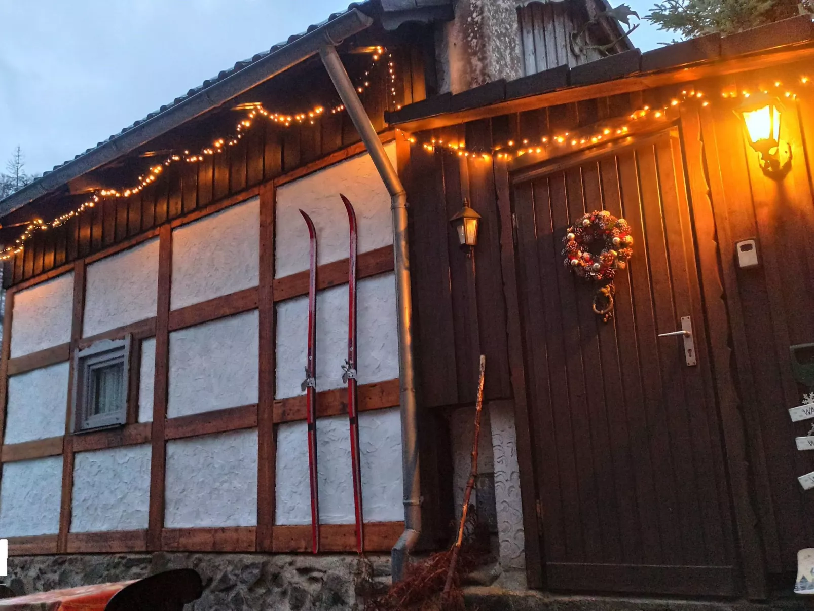 Authentisches Fachwerkhaus am Rande des Waldes-Buiten