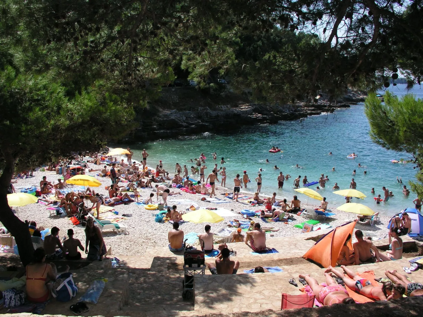 Gemütliche Wohnung mit Gartenblick-Buiten