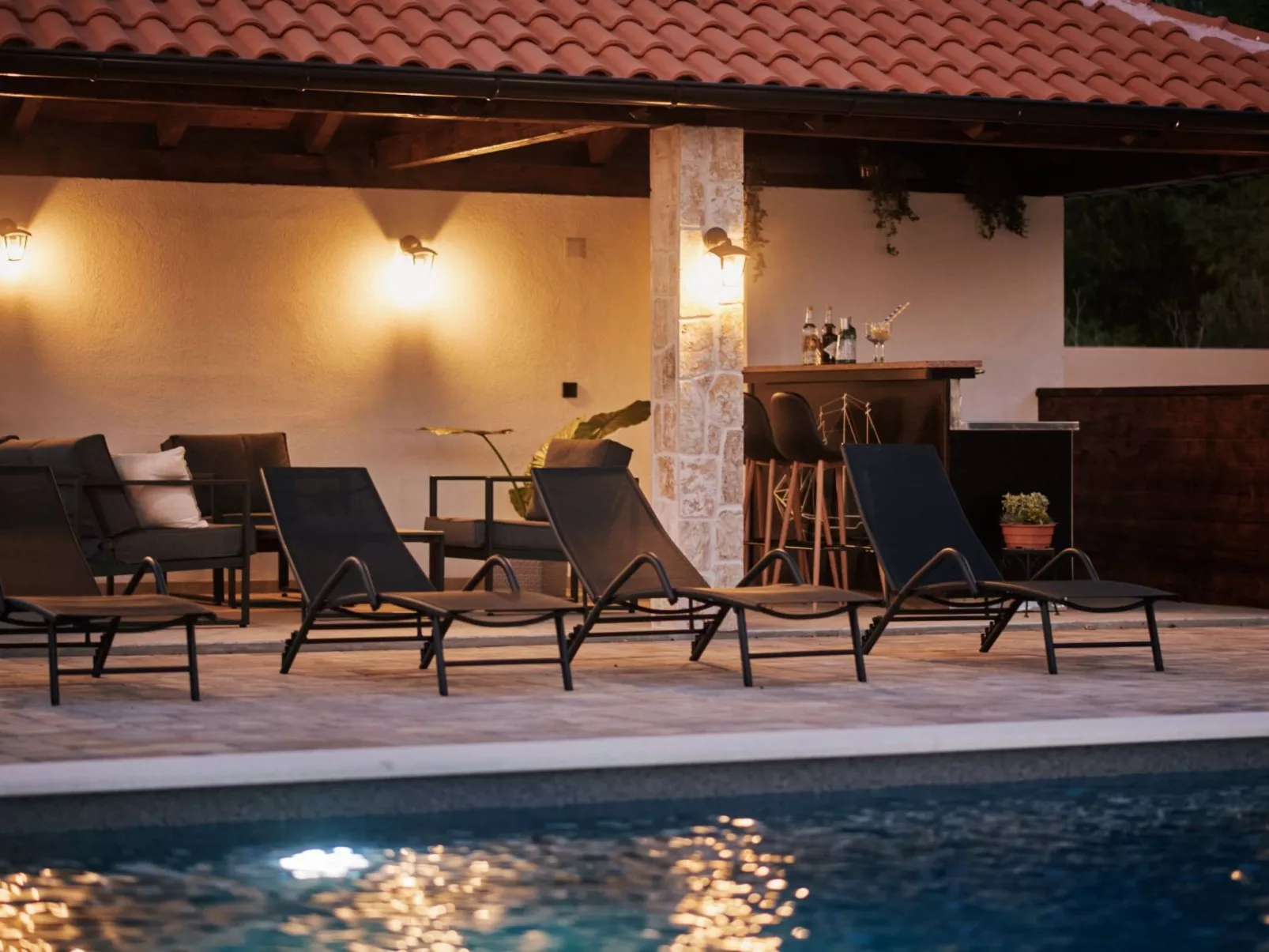 Wunderschöne Villa mit privatem Fitnessstudio und Pool - TA Leut-Buiten