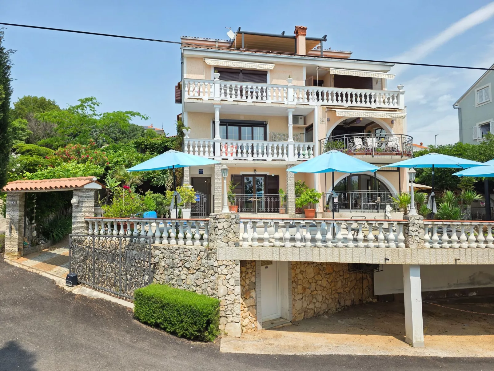 Appartement für 2-3 Personen mit Balkon und Gemeinschaftspool-Buiten