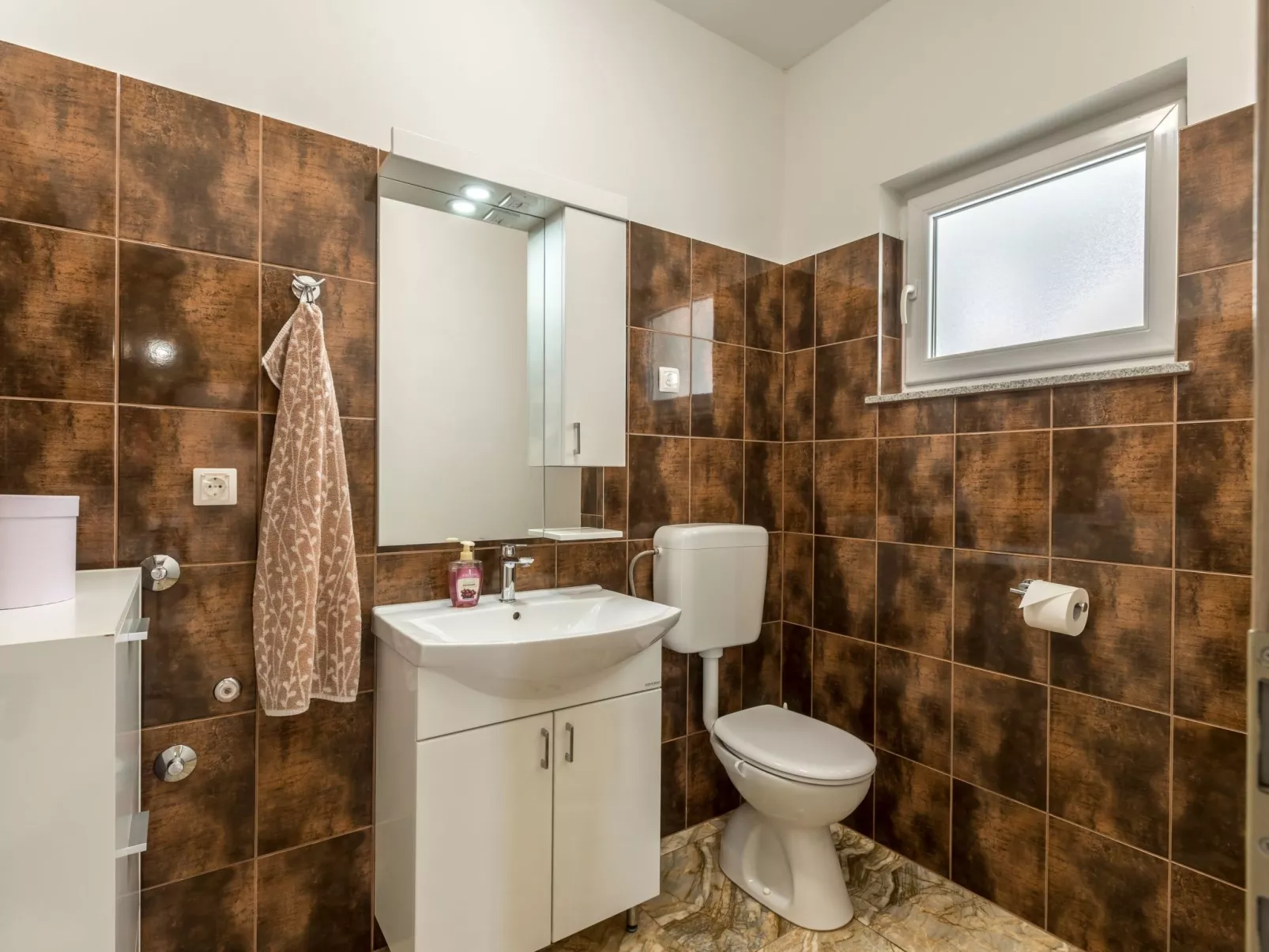 Villa Podrugovi Dvori mit Pool-Binnen