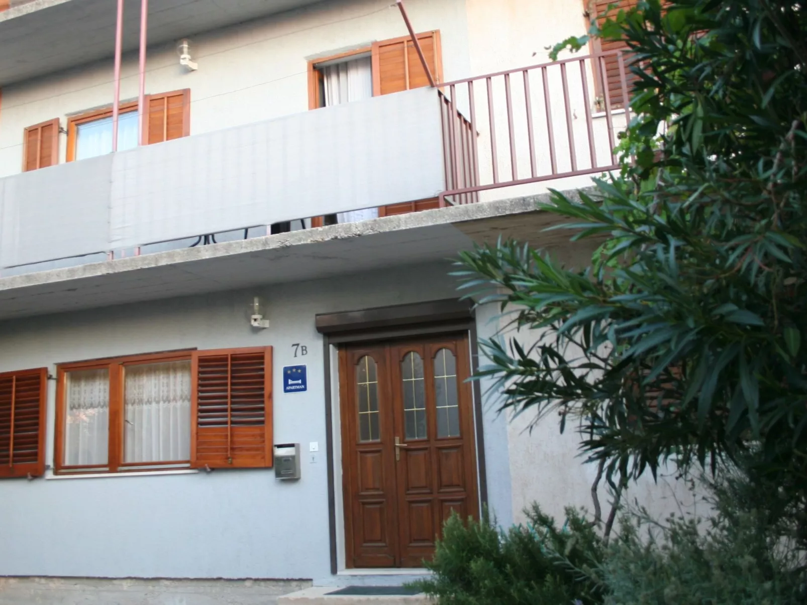 ''Adriana R.''-Buiten