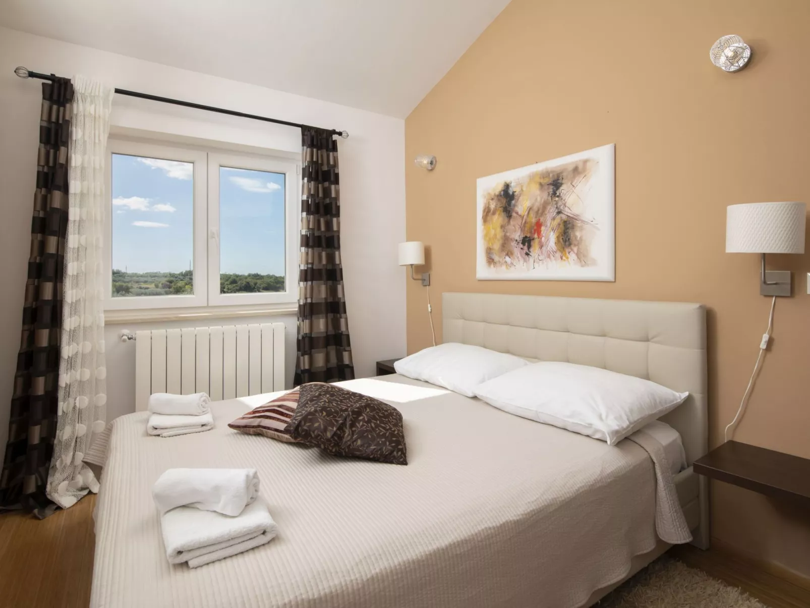 Villa Mason mit beheiztem Pool und Mini-Wellness-Binnen