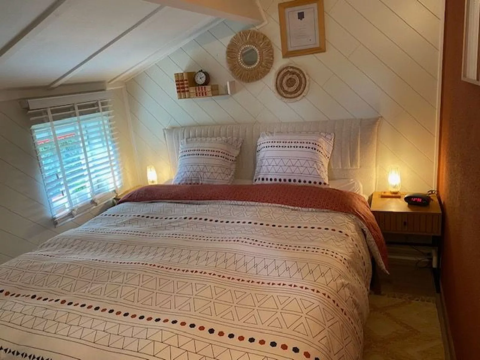 Zonnewind in der Nähe von Dünen und Wald-Image-tags.info