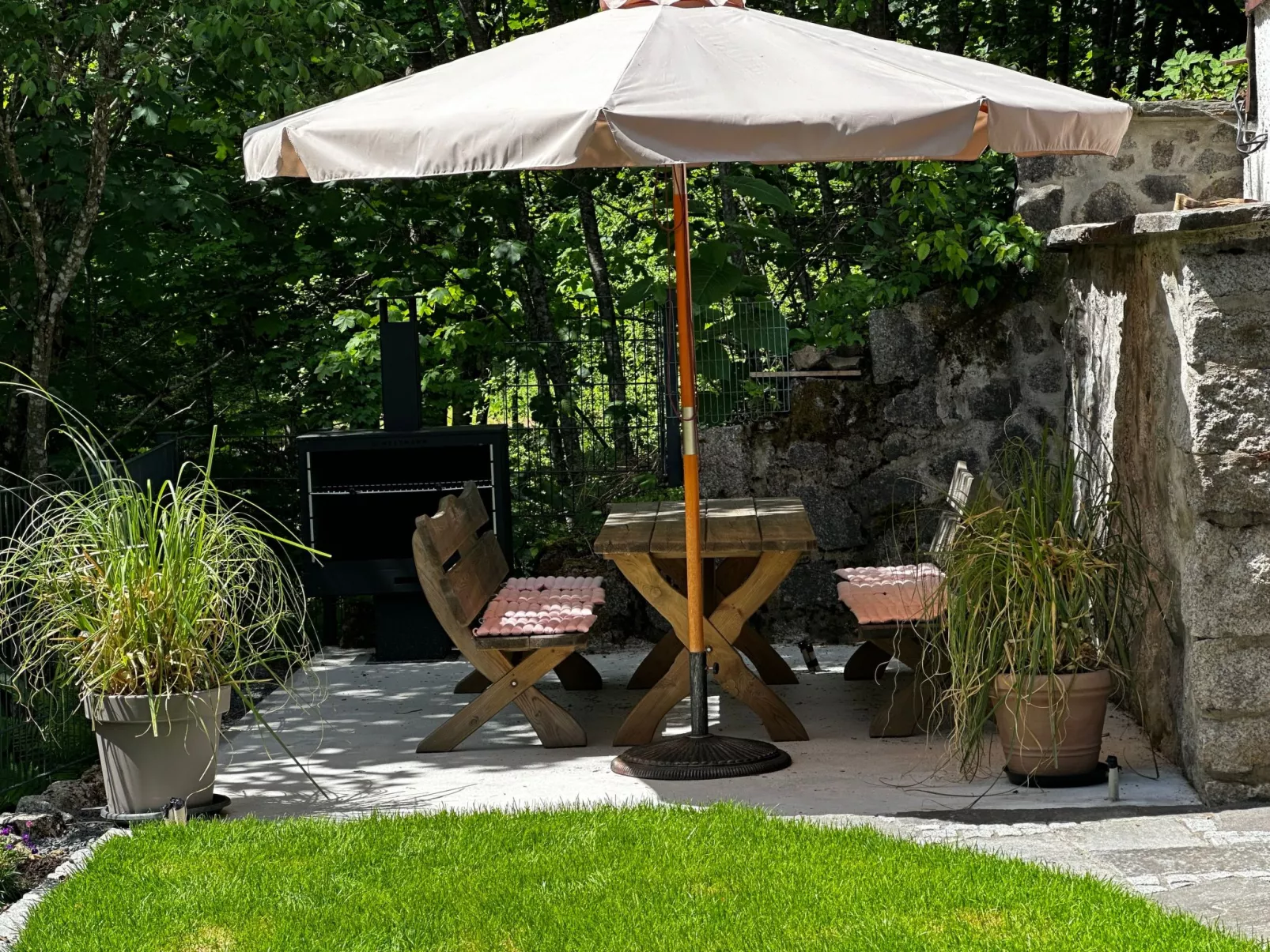 Schwarzwaldhaus St. Blasien, direkt am Bach-Buiten