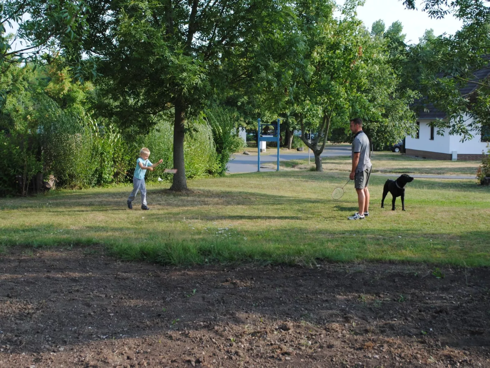 Modernes Ferienhaus unweit eines schönen Badesees-Buiten
