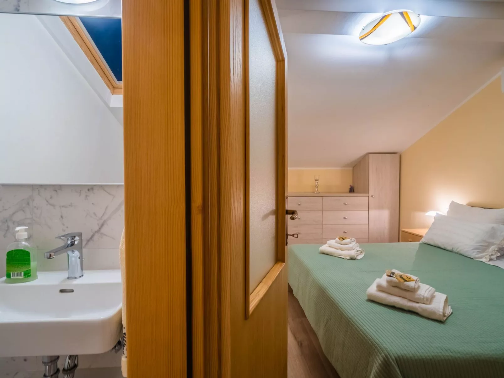 Luxuriöse Villa auf großem Privatgrundstück-Binnen